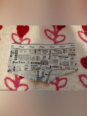 Victoria's Secret PINK Newspaper Print brand never worn new WO tags